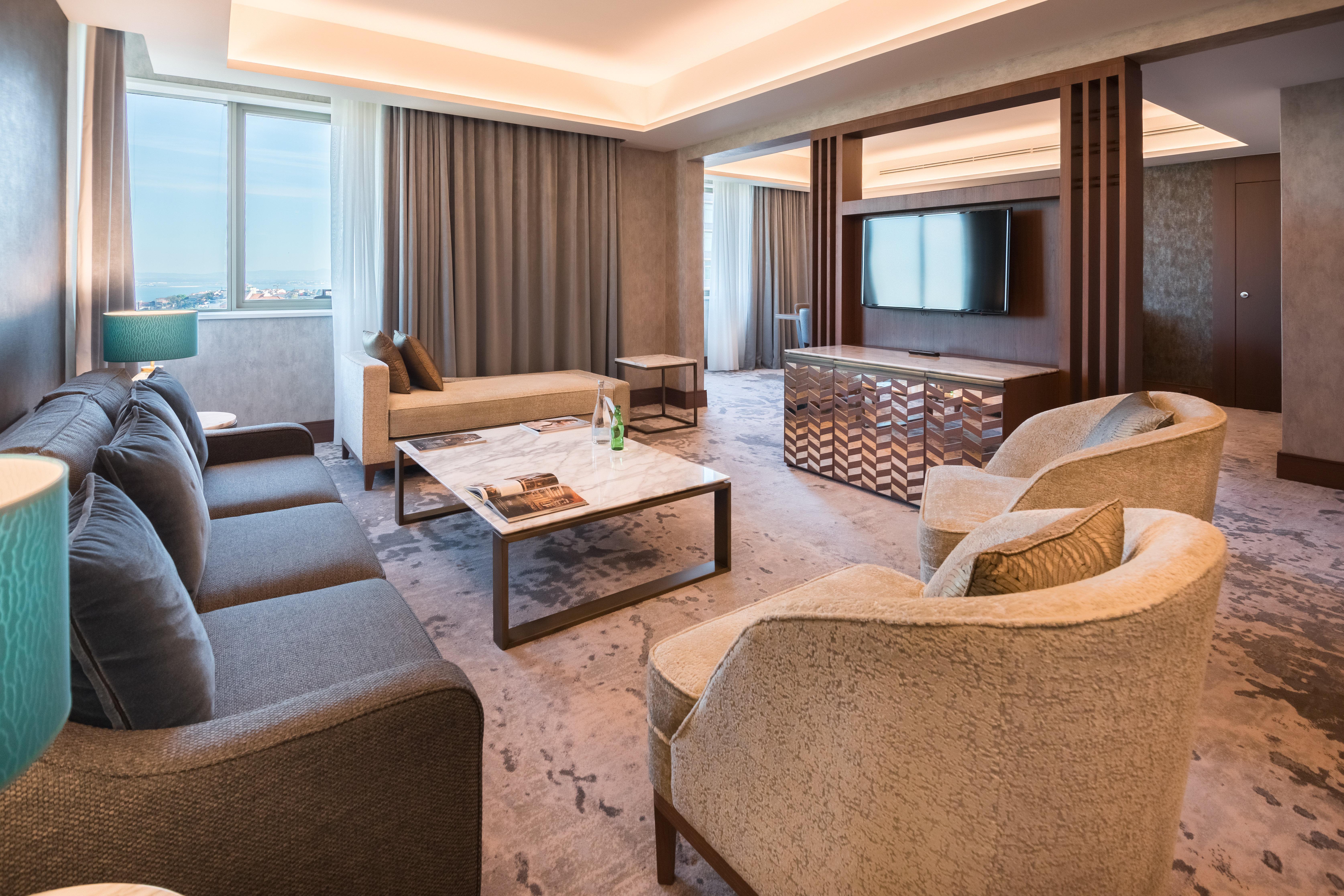 Отель Intercontinental Lisbon By Ihg Экстерьер фото A suite at the hotel